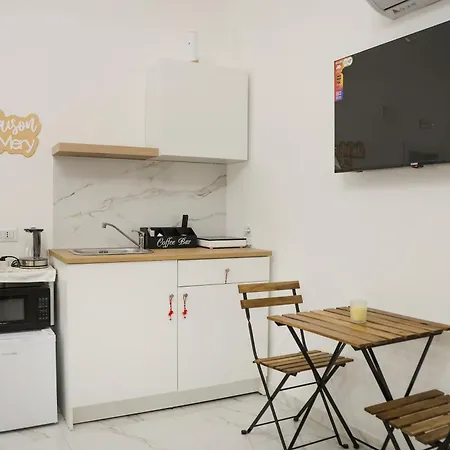 La Maison Di Mery Center Νάπολη